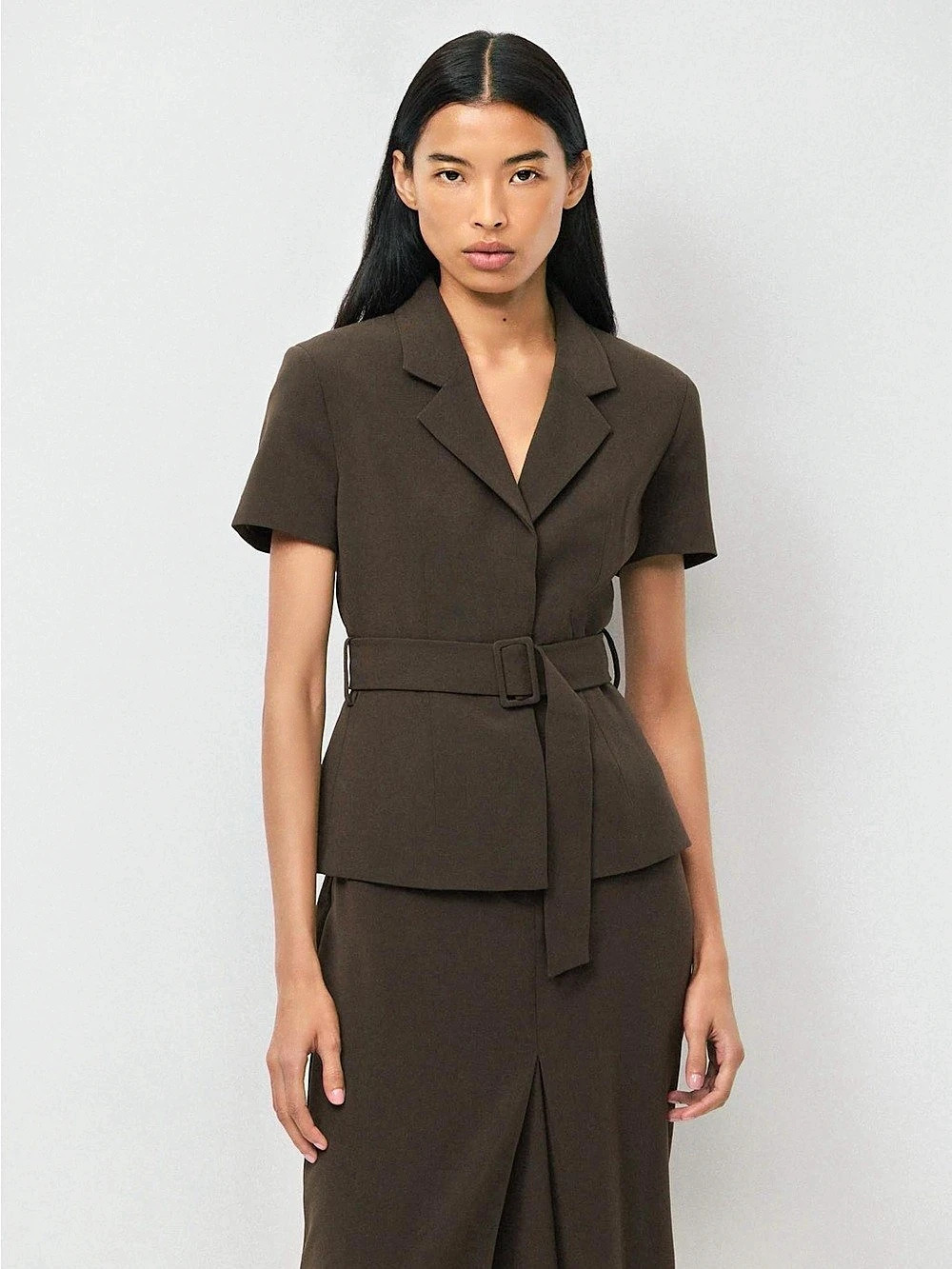 Aritzia Brynn shirtsleeve blazer - precision sway. Dark coffee color linen blend